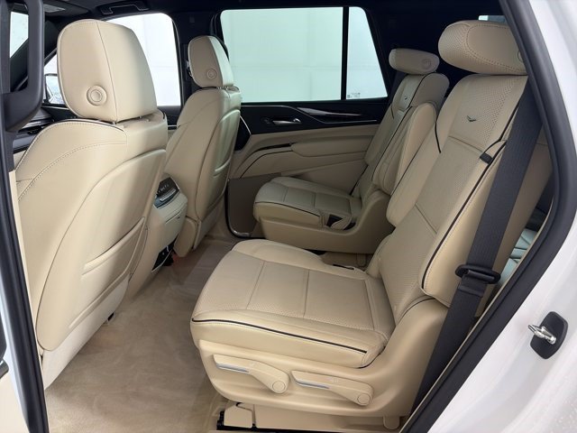 Certified 2023 Cadillac Escalade Premium Luxury w/ Performance Package AWD/4WD image 6