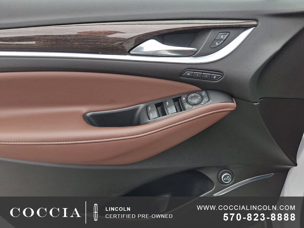 Used 2021 Buick Enclave Avenir w/ Avenir Technology Package AWD/4WD image 12