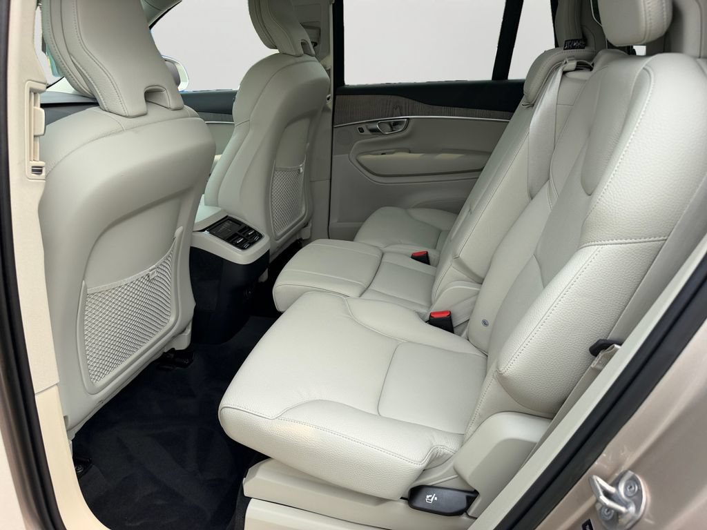 Certified 2023 Volvo XC90 B6 Plus AWD/4WD image 12