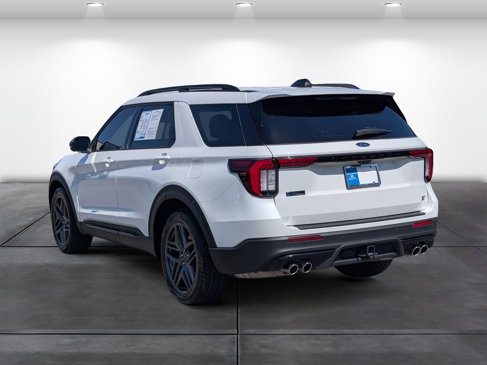 Used 2025 Ford Explorer ST w/ Sun And Sound Package AWD/4WD image 3