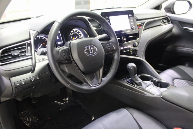 Used 2023 Toyota Camry SE image 9