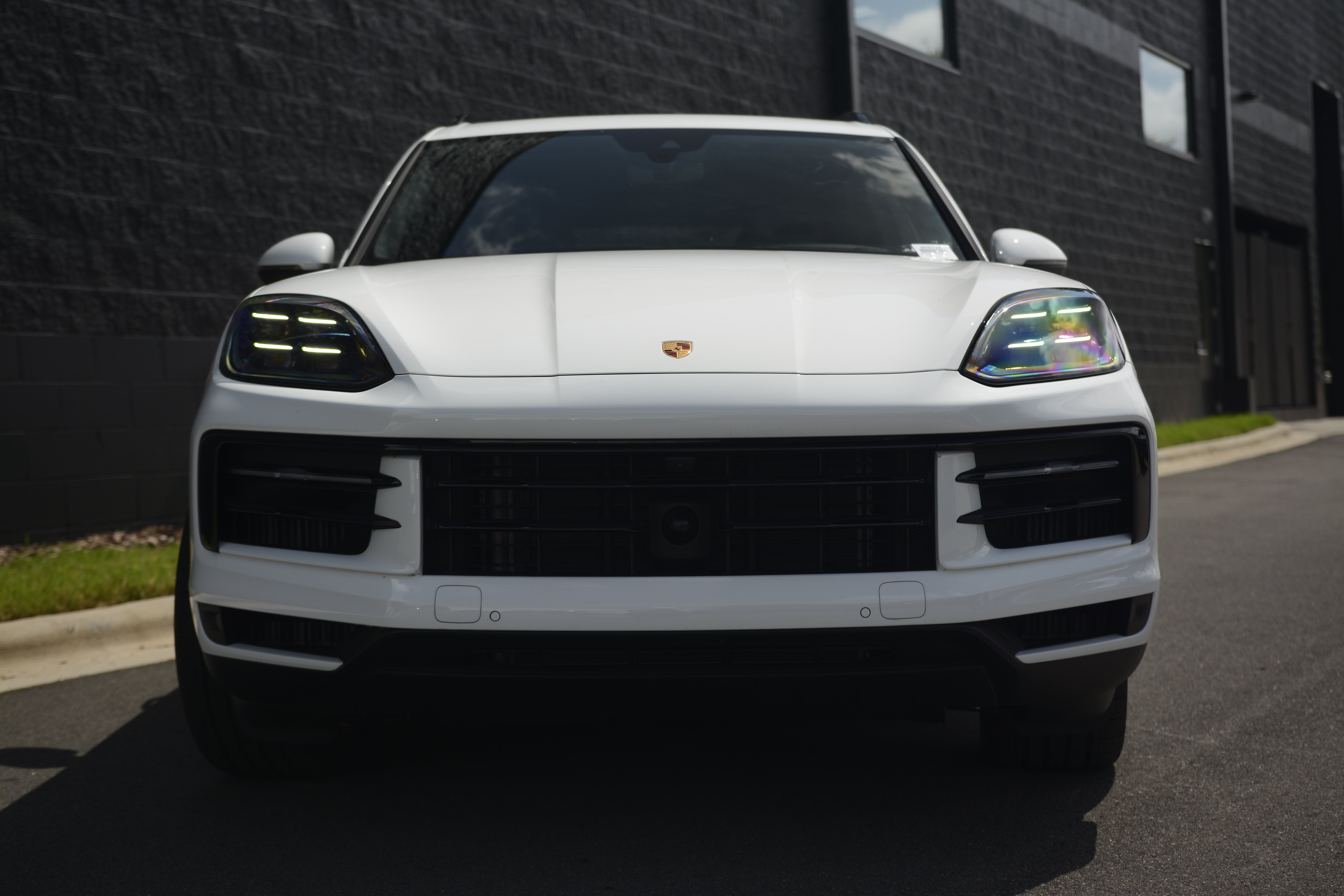 Certified 2025 Porsche Cayenne AWD/4WD image 10
