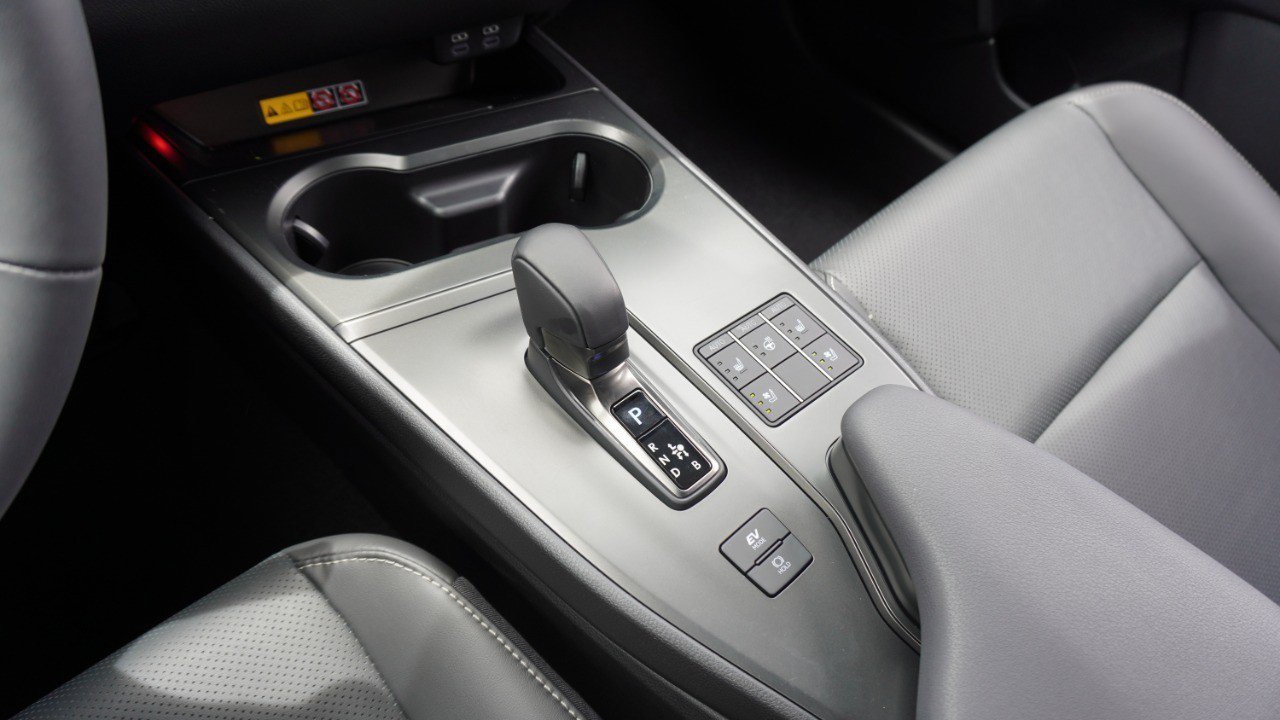 Certified 2026 Lexus UX 300h FWD w/ Accessory Package (2T) image 19