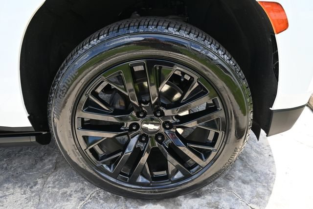 Used 2024 Chevrolet Tahoe High Country AWD/4WD image 11