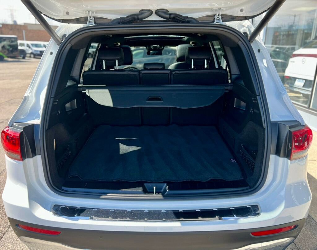 Used 2023 Mercedes-Benz GLB 250 4MATIC image 7