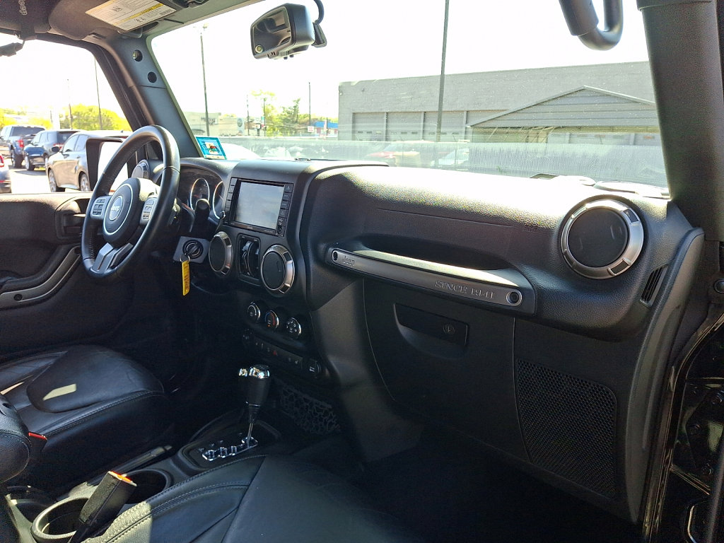 Used 2018 Jeep Wrangler Unlimited Sahara AWD/4WD image 11