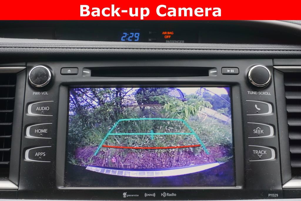 Used 2018 Toyota Highlander Plus AWD/4WD image 7