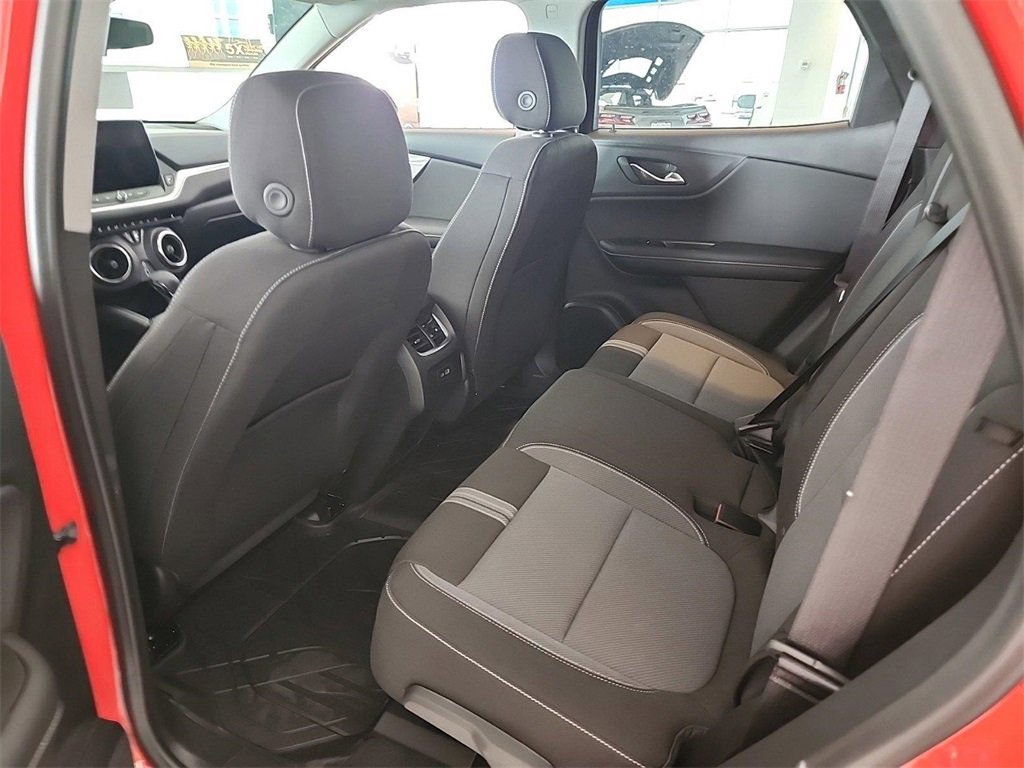 New 2025 Chevrolet Blazer LT w/ Midnight/Sport Edition image 24