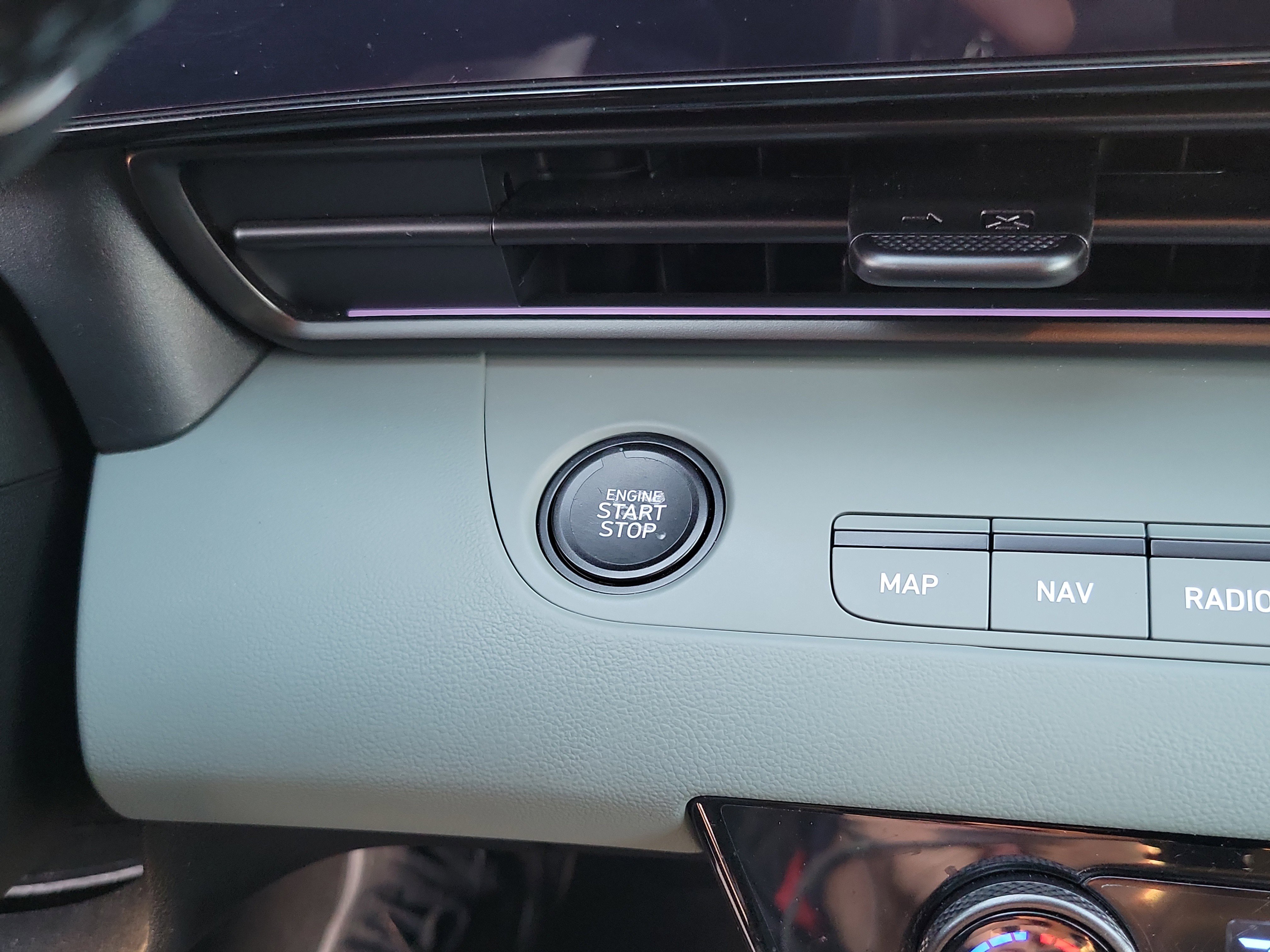 Certified 2025 Hyundai Elantra Limited image 13