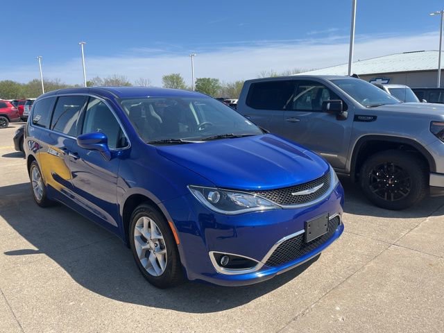 Used 2018 Chrysler Pacifica Touring Plus w/ Tire & Wheel Group image 3