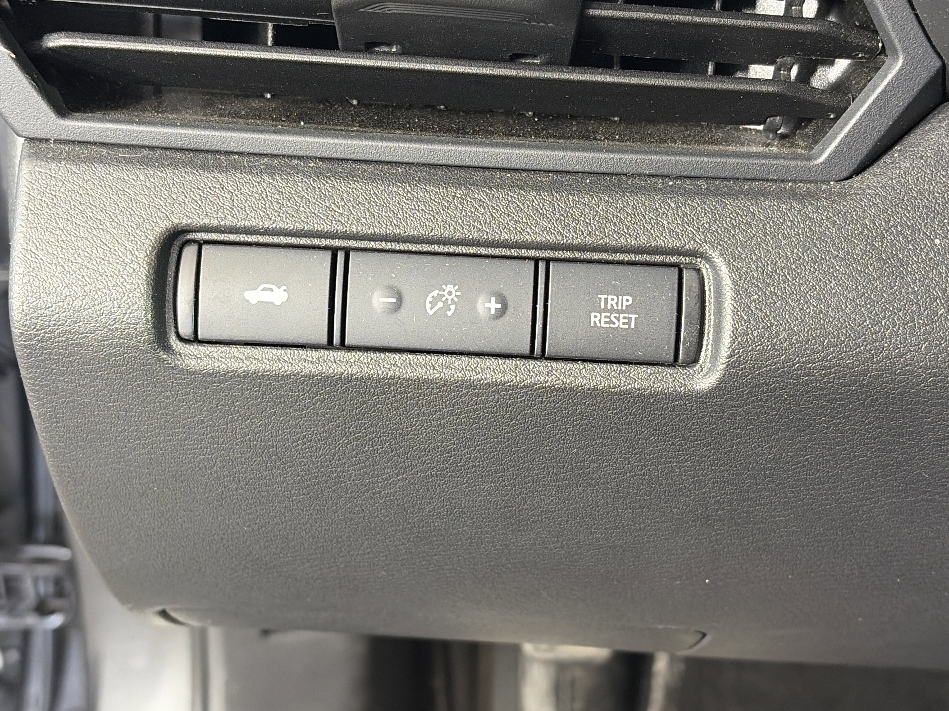Used 2025 Nissan Altima 2.5 SV FWD image 25