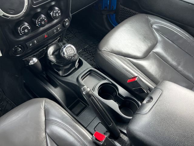 Used 2016 Jeep Wrangler Unlimited Rubicon w/ Connectivity Group image 30