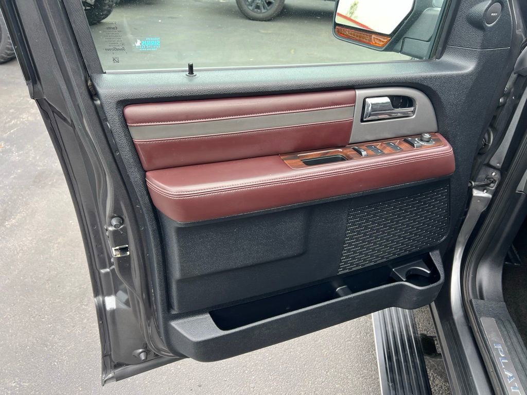 Used 2015 Ford Expedition Platinum image 9