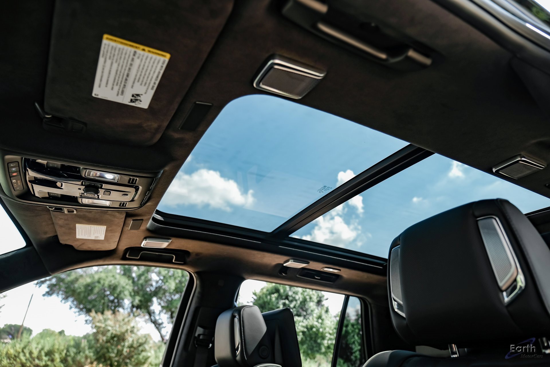 Used 2025 Cadillac Escalade V image 35