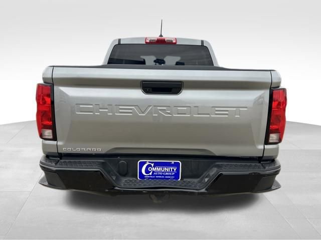 Used 2024 Chevrolet Colorado W/T image 5
