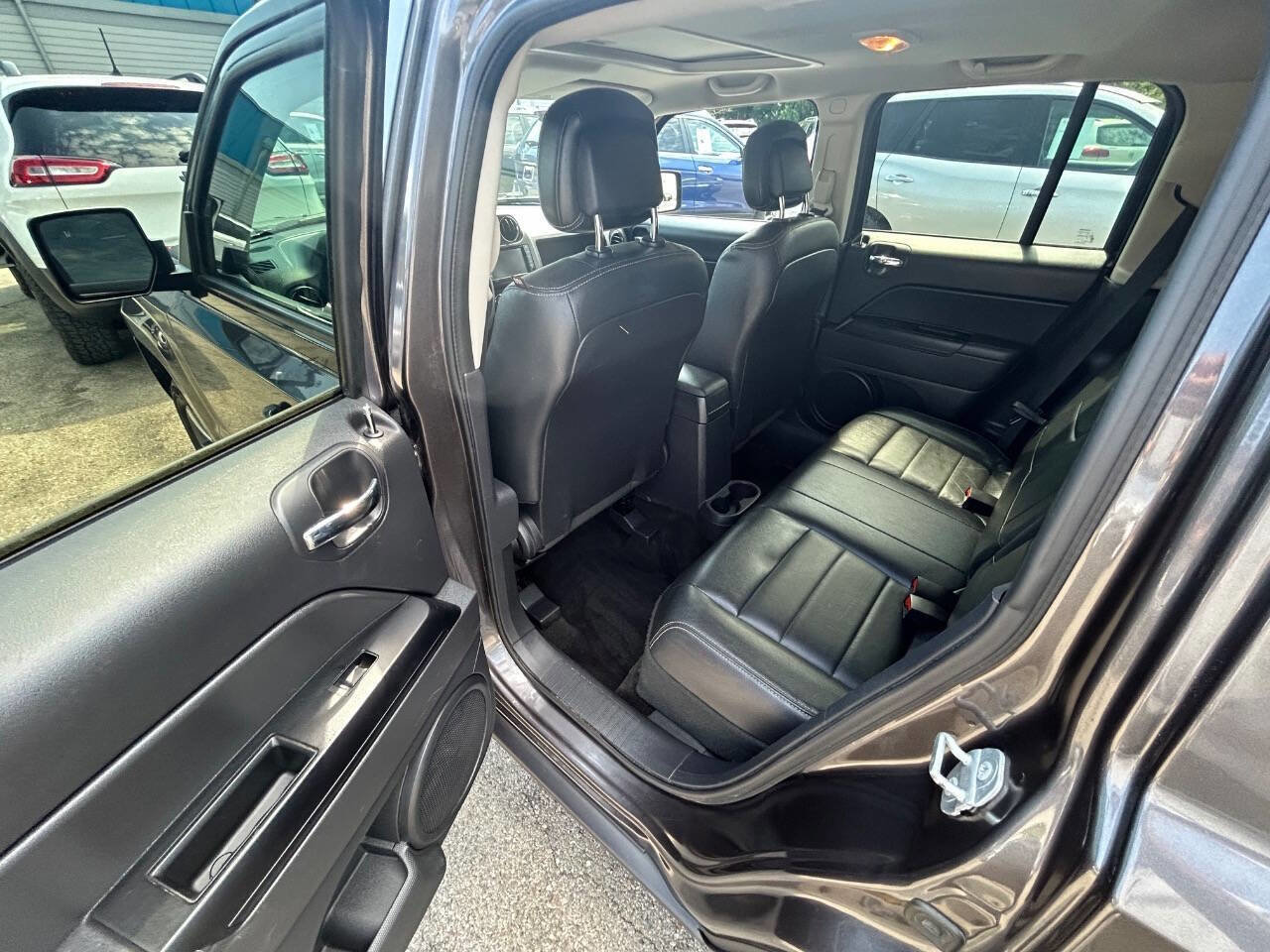 Used 2016 Jeep Patriot High Altitude AWD/4WD image 15