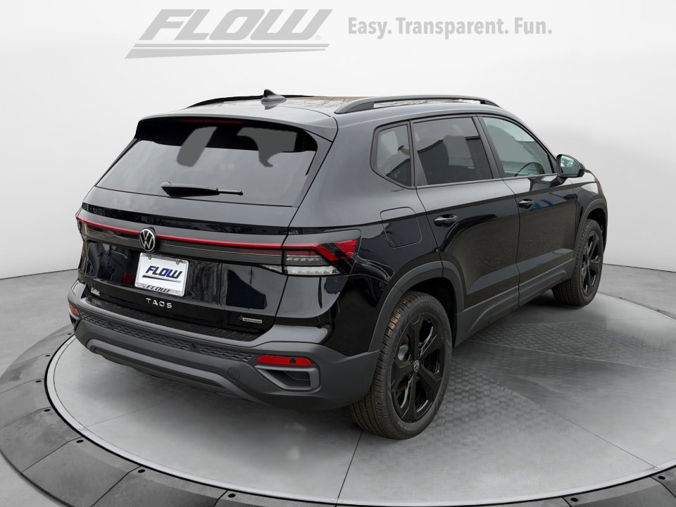 Used 2026 Volkswagen Taos SE AWD/4WD image 7