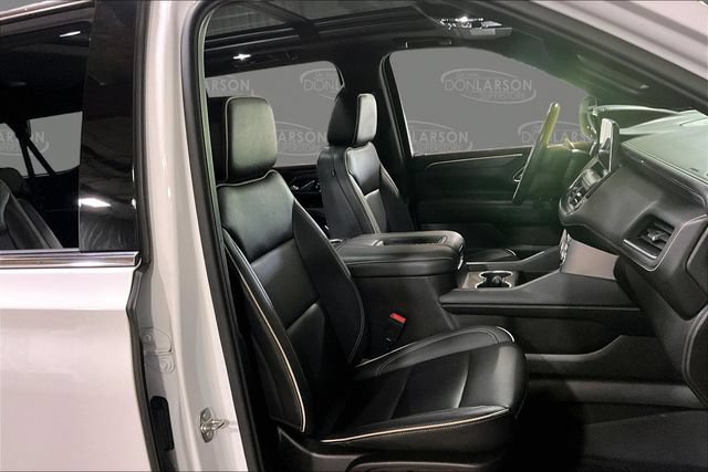 Used 2022 GMC Yukon XL SLT w/ SLT Premium Package AWD/4WD image 15
