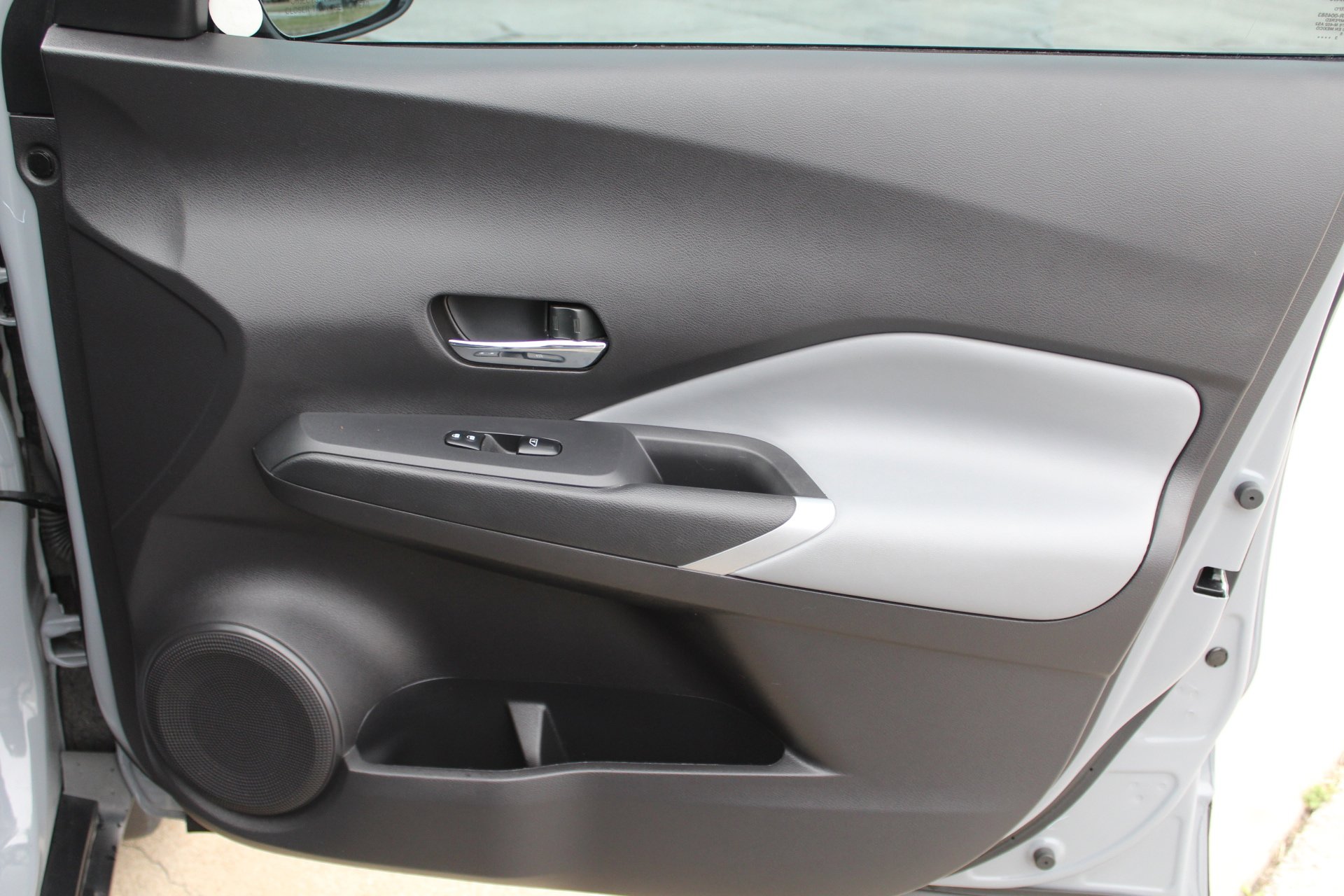 Used 2024 Nissan Kicks SR w/ SR Premium Package image 18
