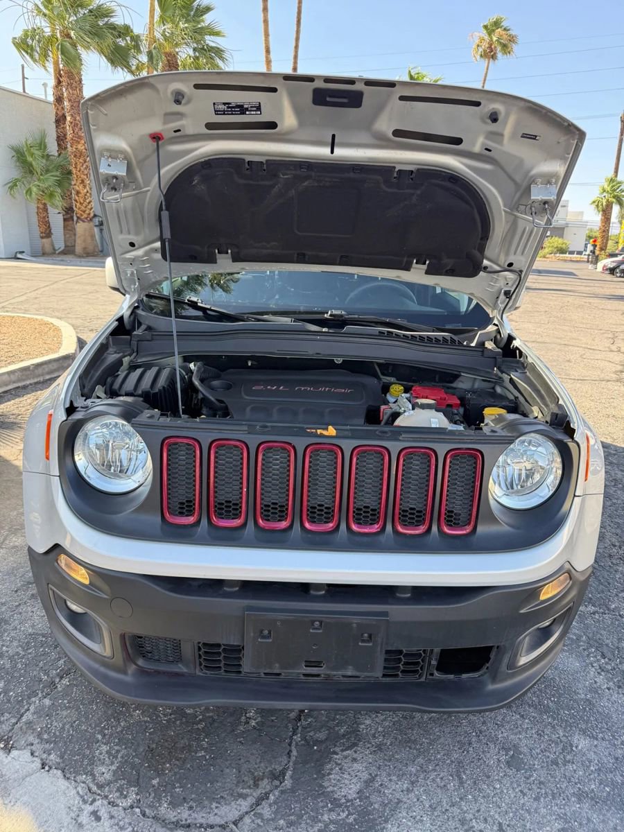 Used 2018 Jeep Renegade Latitude w/ Popular Equipment Group image 24