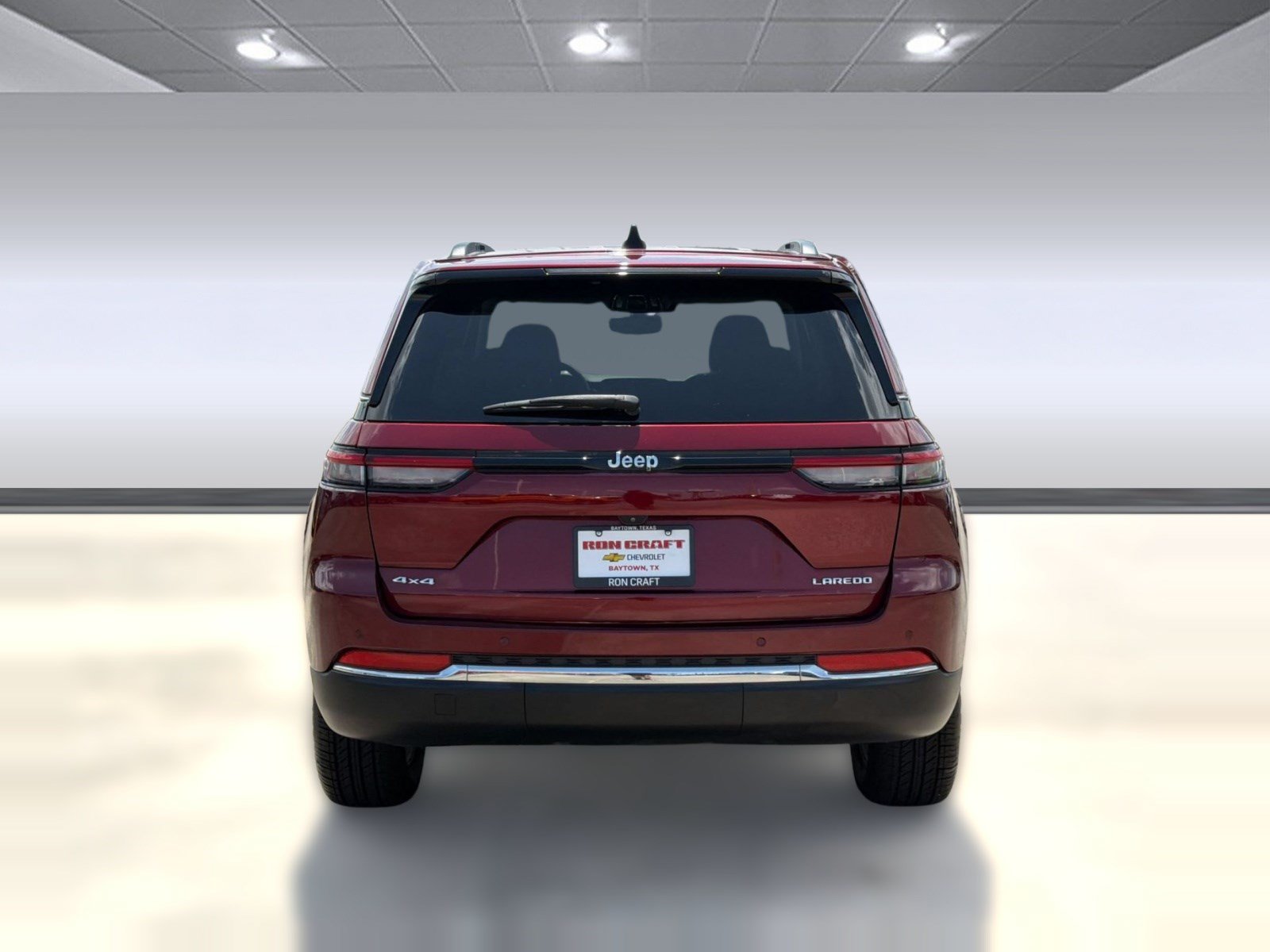 Used 2023 Jeep Grand Cherokee Laredo AWD/4WD image 10