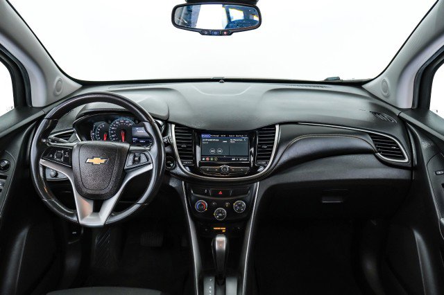 Used 2019 Chevrolet Trax LT w/ LT Convenience Package image 12
