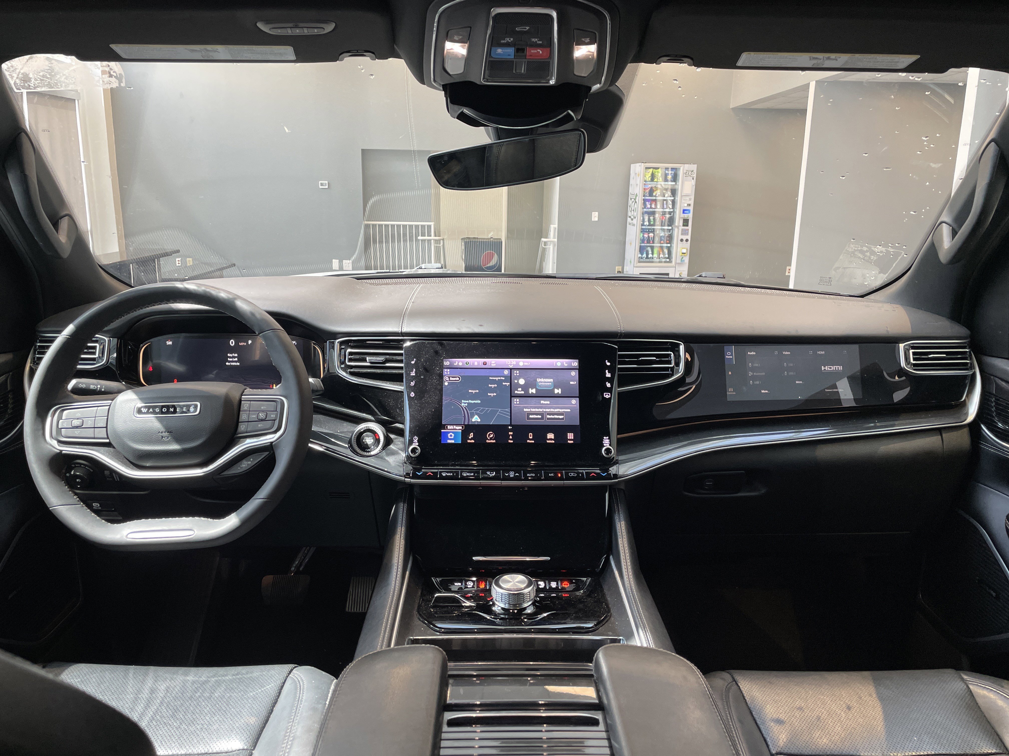 Used 2023 Jeep Wagoneer 4WD w/ Convenience Group I image 21