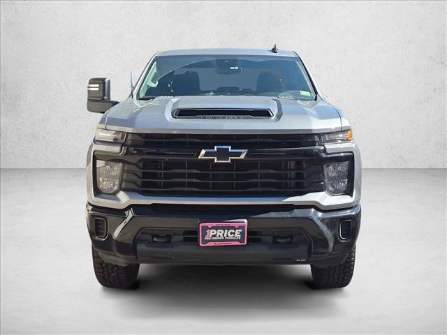 Used 2025 Chevrolet Silverado 2500 Custom w/ Custom Blackout Package AWD/4WD video 2