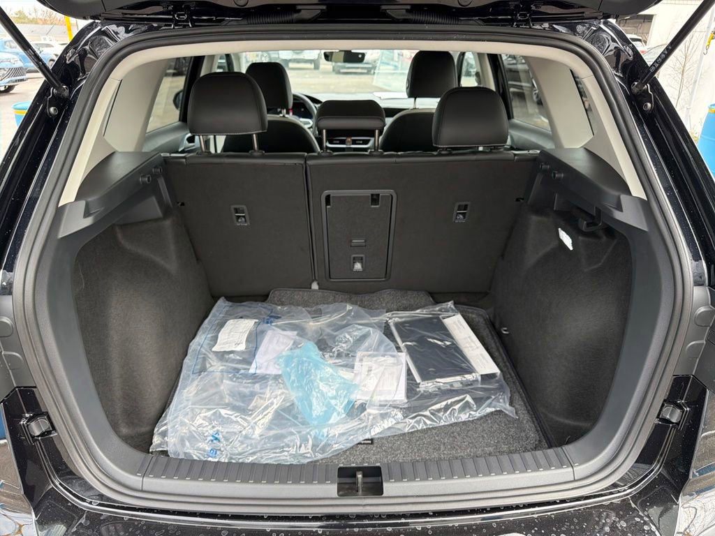 New 2026 Volkswagen Taos SE FWD image 26