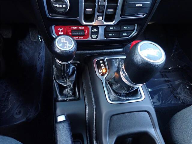 Used 2024 Jeep Gladiator Rubicon w/ Technology Group AWD/4WD image 21