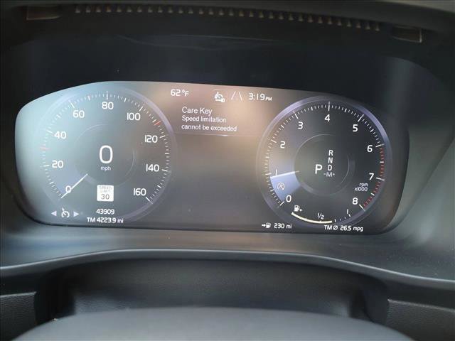 Used 2021 Volvo XC40 T4 R-Design w/ Climate Package FWD image 13