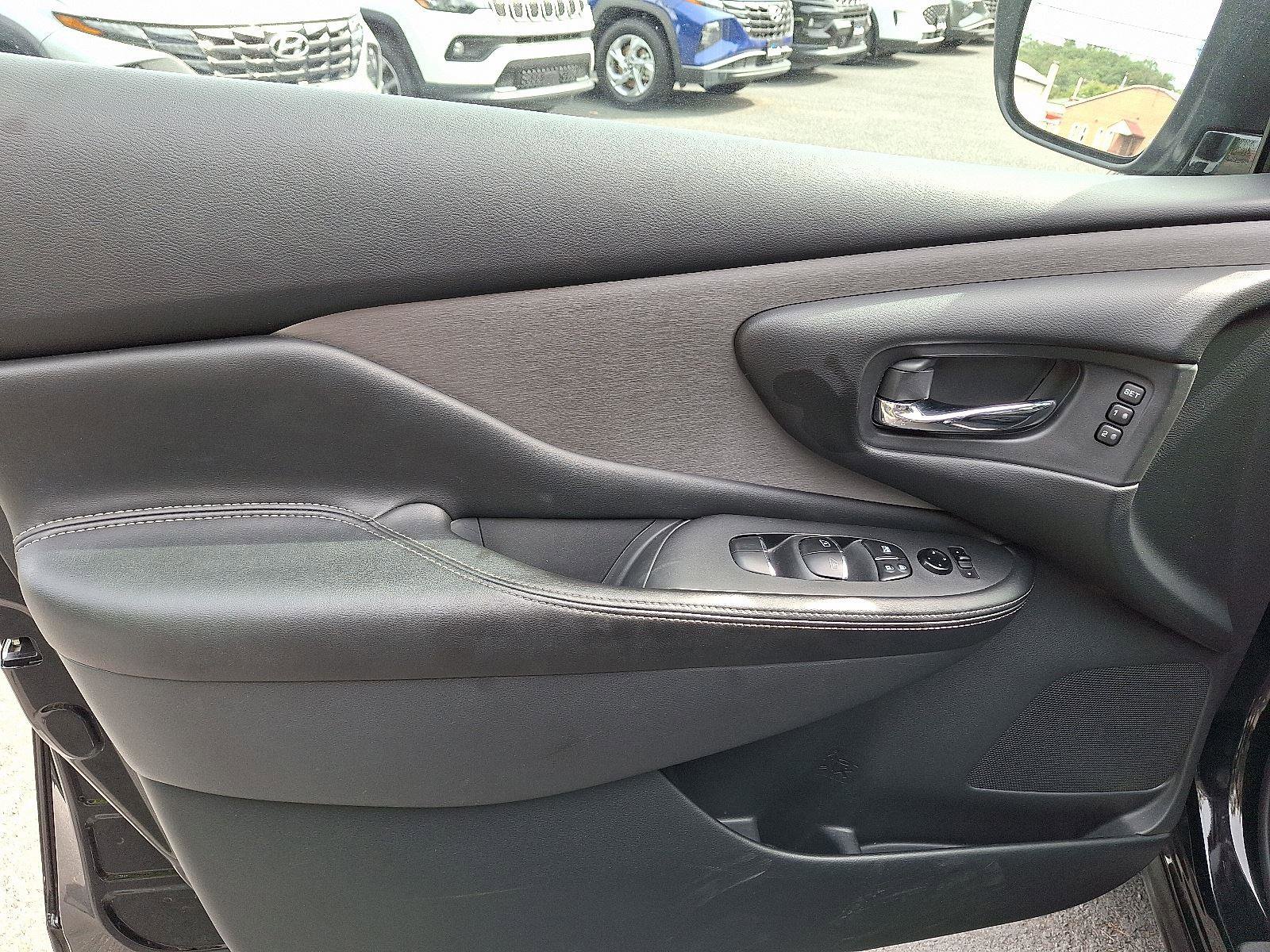 Used 2023 Nissan Murano SL image 12