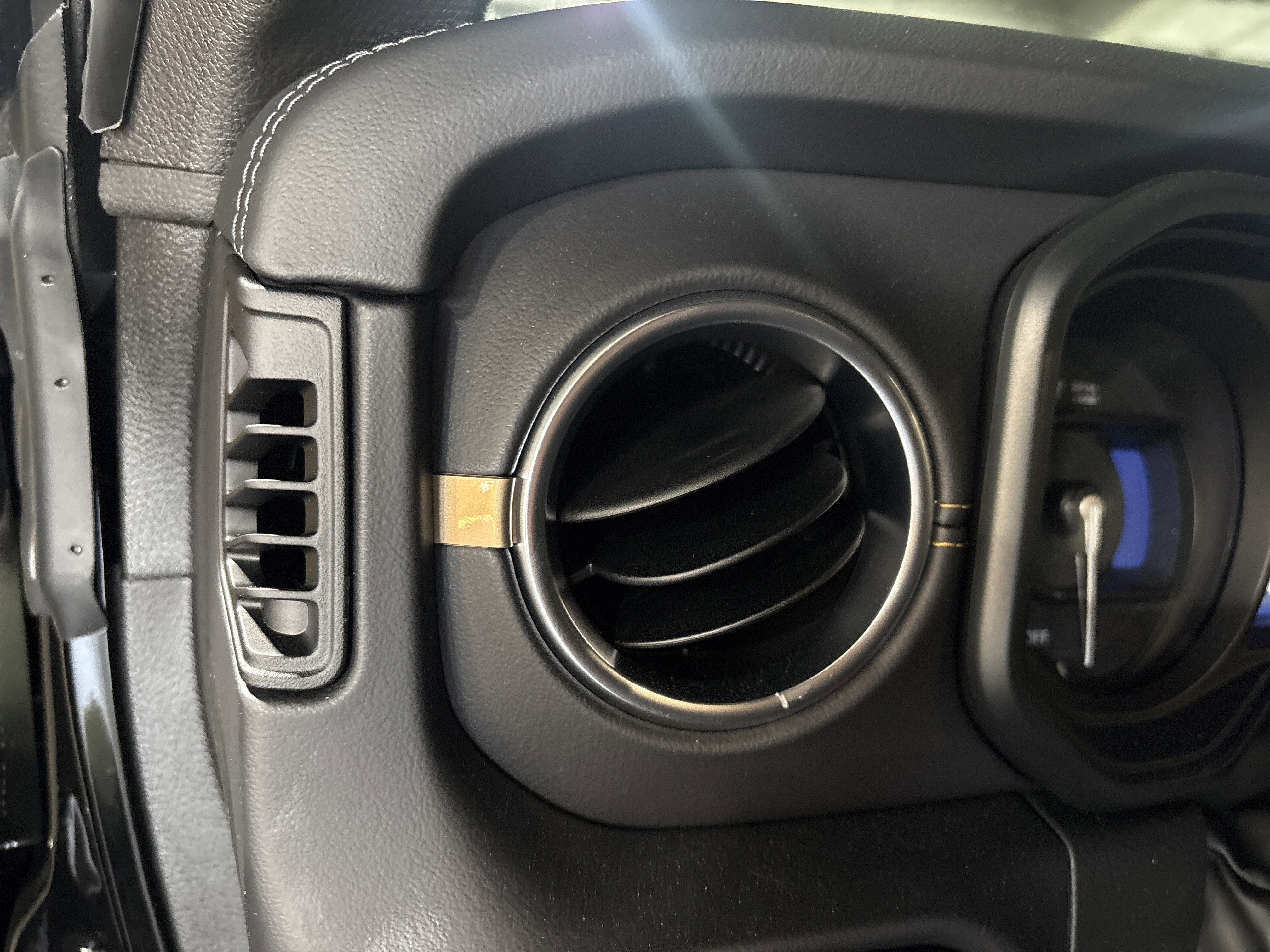 Certified 2025 Jeep Wrangler Sahara image 20
