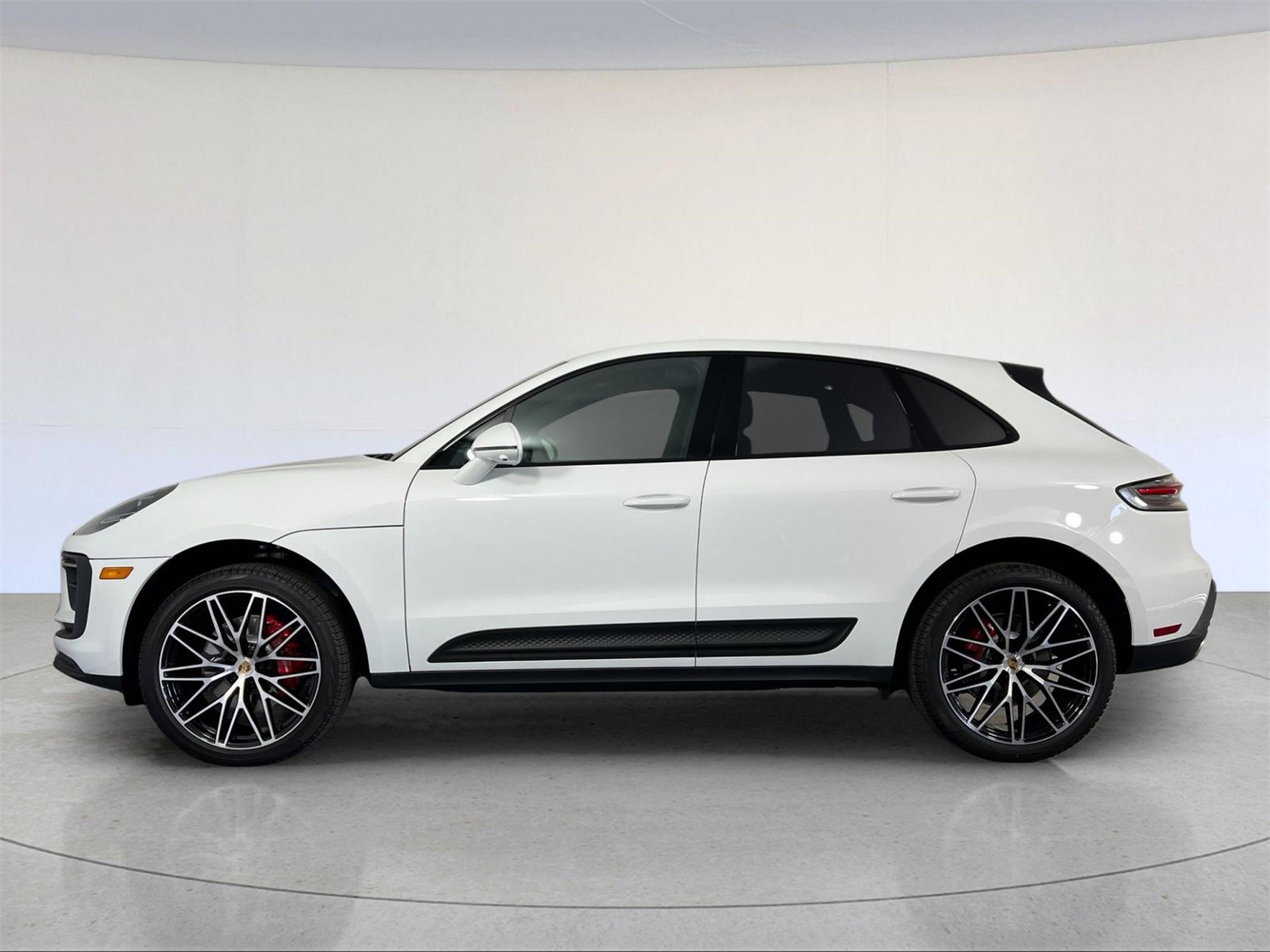 New 2025 Porsche Macan S image 2