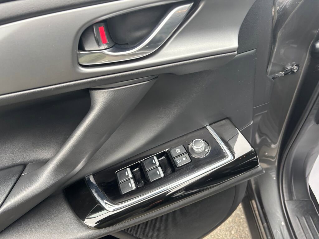 Used 2022 MAZDA CX-9 Touring image 19