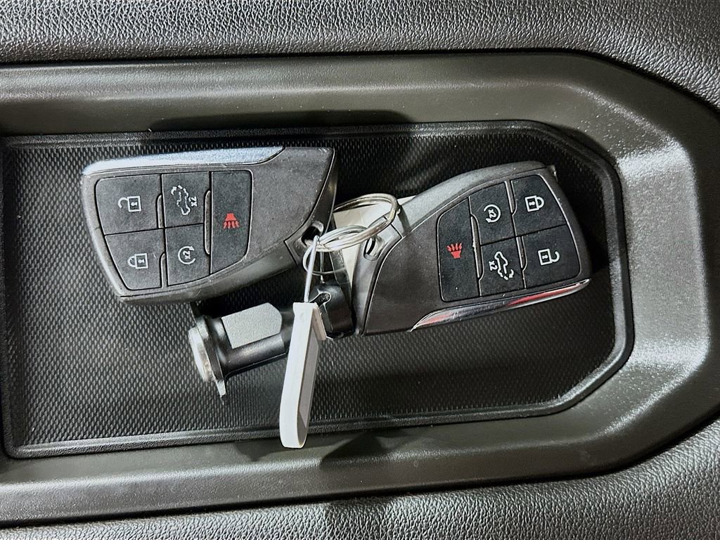 Used 2022 Chevrolet Silverado 1500 Custom image 35