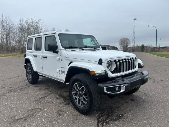 Used 2024 Jeep Wrangler Sahara image 9