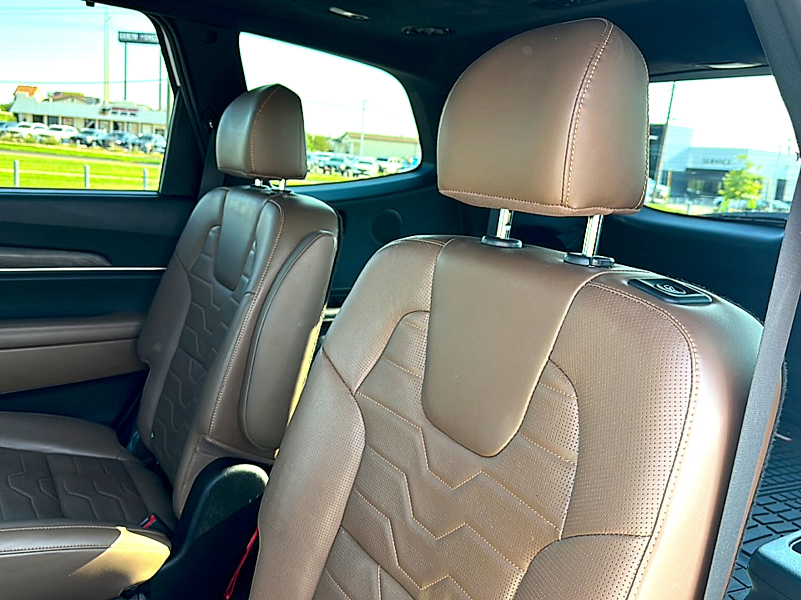 Used 2022 Kia Telluride SX w/ SX Prestige Package image 19