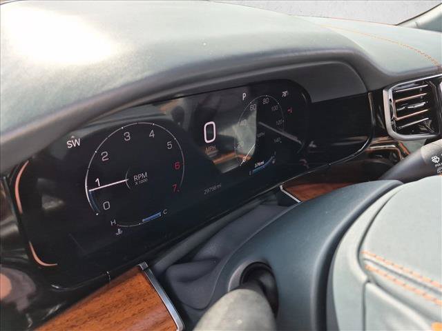 Used 2024 Jeep Grand Wagoneer Series III w/ Rear Seat Video Group 1 AWD/4WD image 11