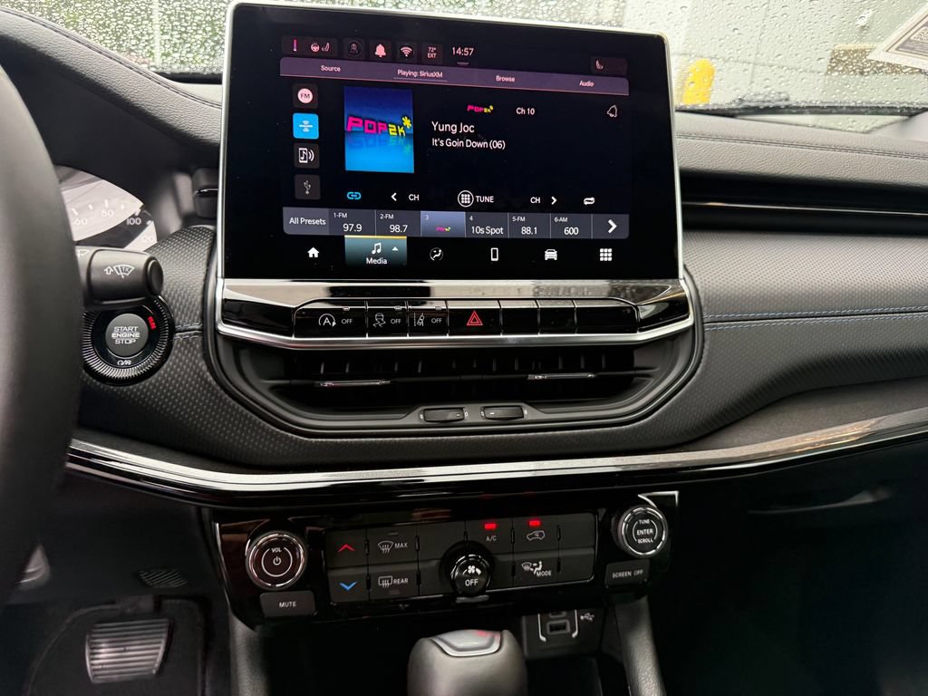 New 2026 Jeep Compass Latitude AWD/4WD image 16