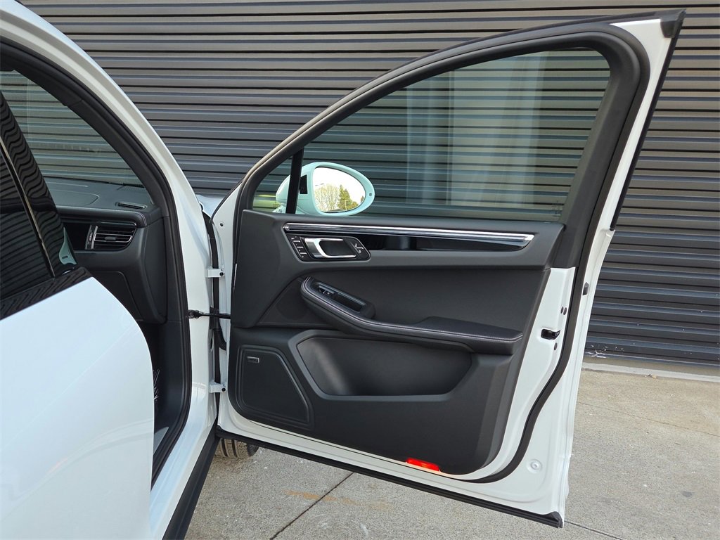 New 2026 Porsche Macan S image 20