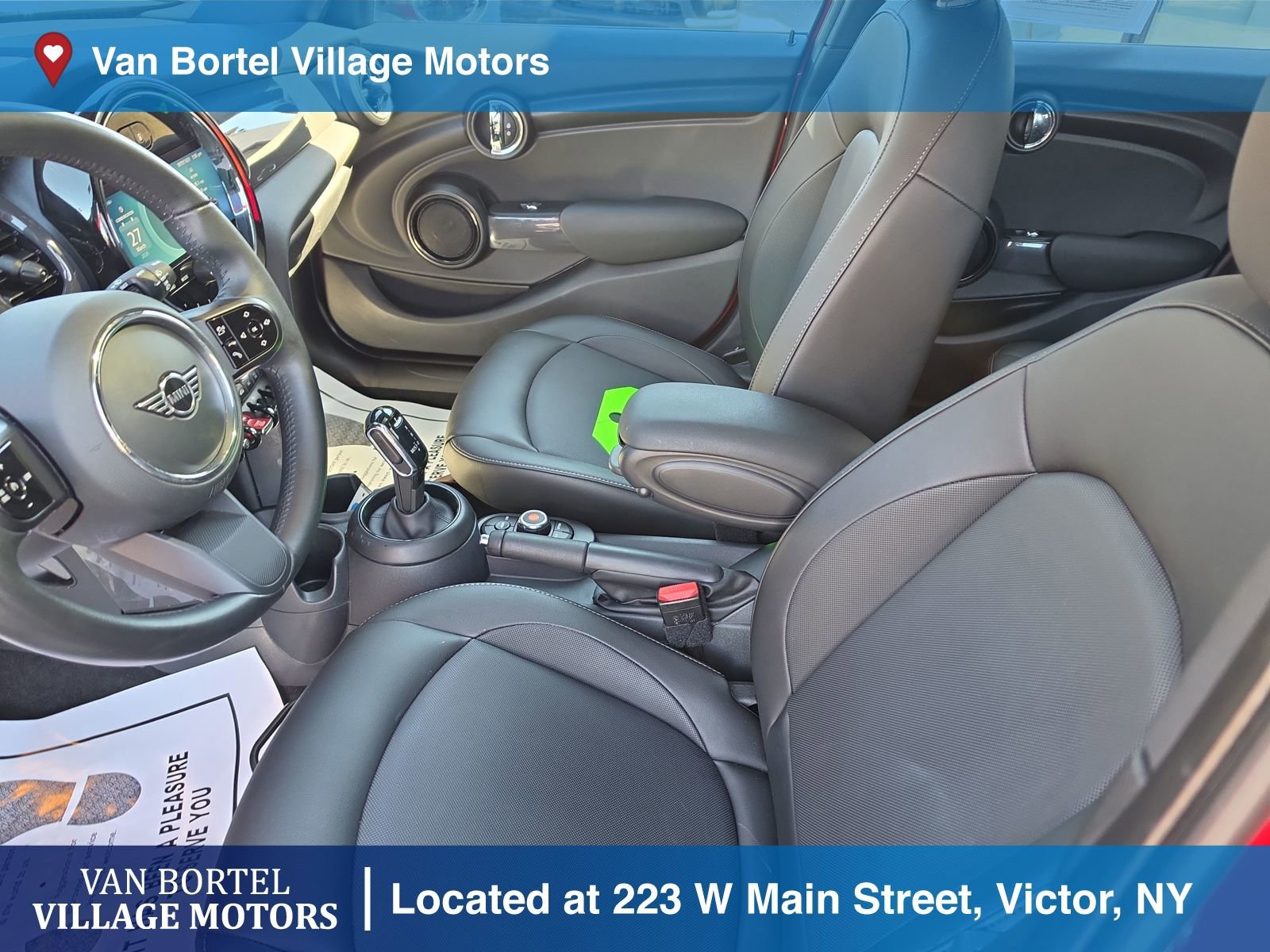 Used 2022 MINI Cooper 4-Door Hardtop image 9