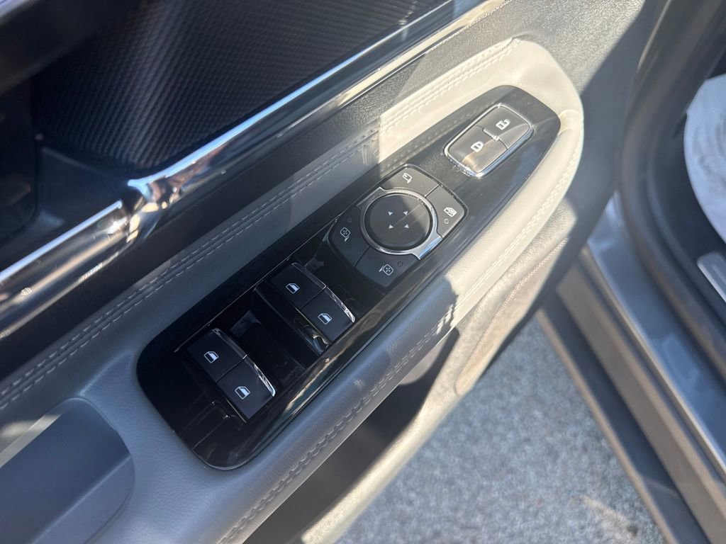 Used 2022 Lincoln Corsair Reserve w/ Sport Package image 12