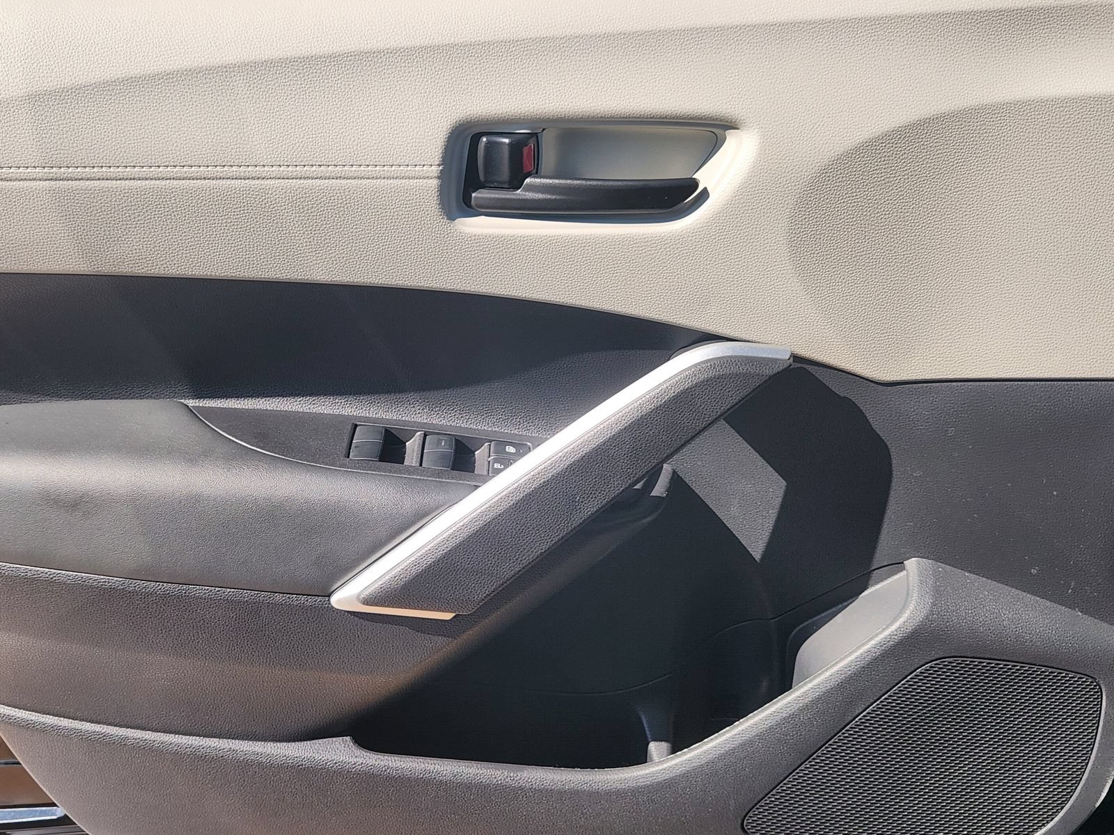 Used 2026 Toyota Corolla Cross LE w/ Moonroof Package FWD image 26