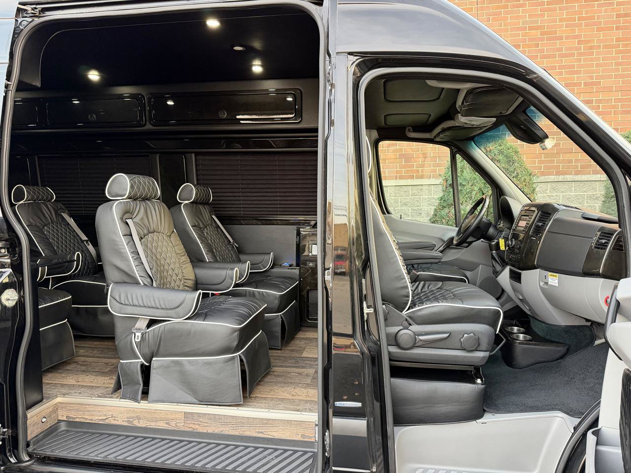 Used 2016 Mercedes-Benz Sprinter 3500 image 32