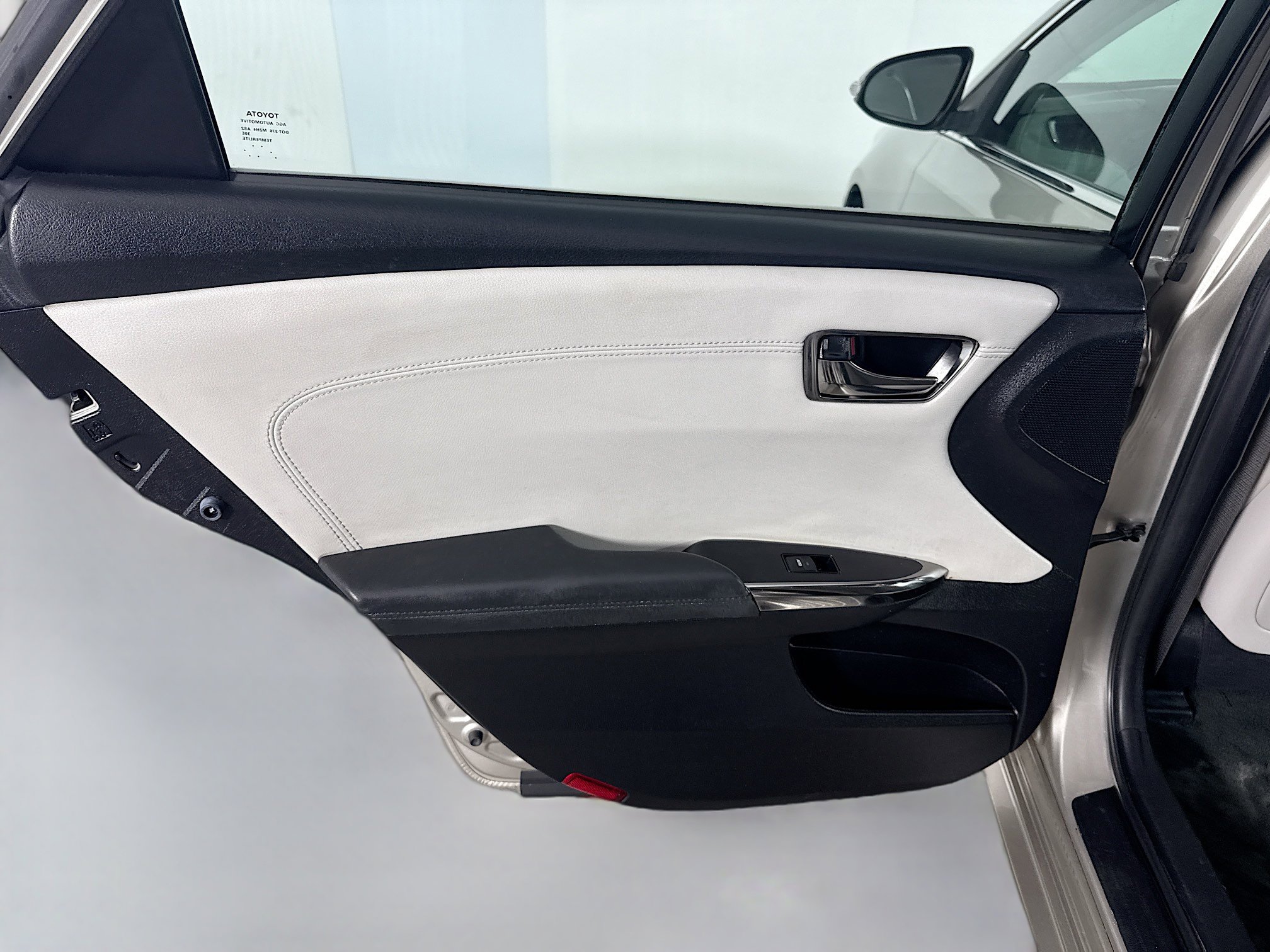 Used 2017 Toyota Avalon XLE image 26