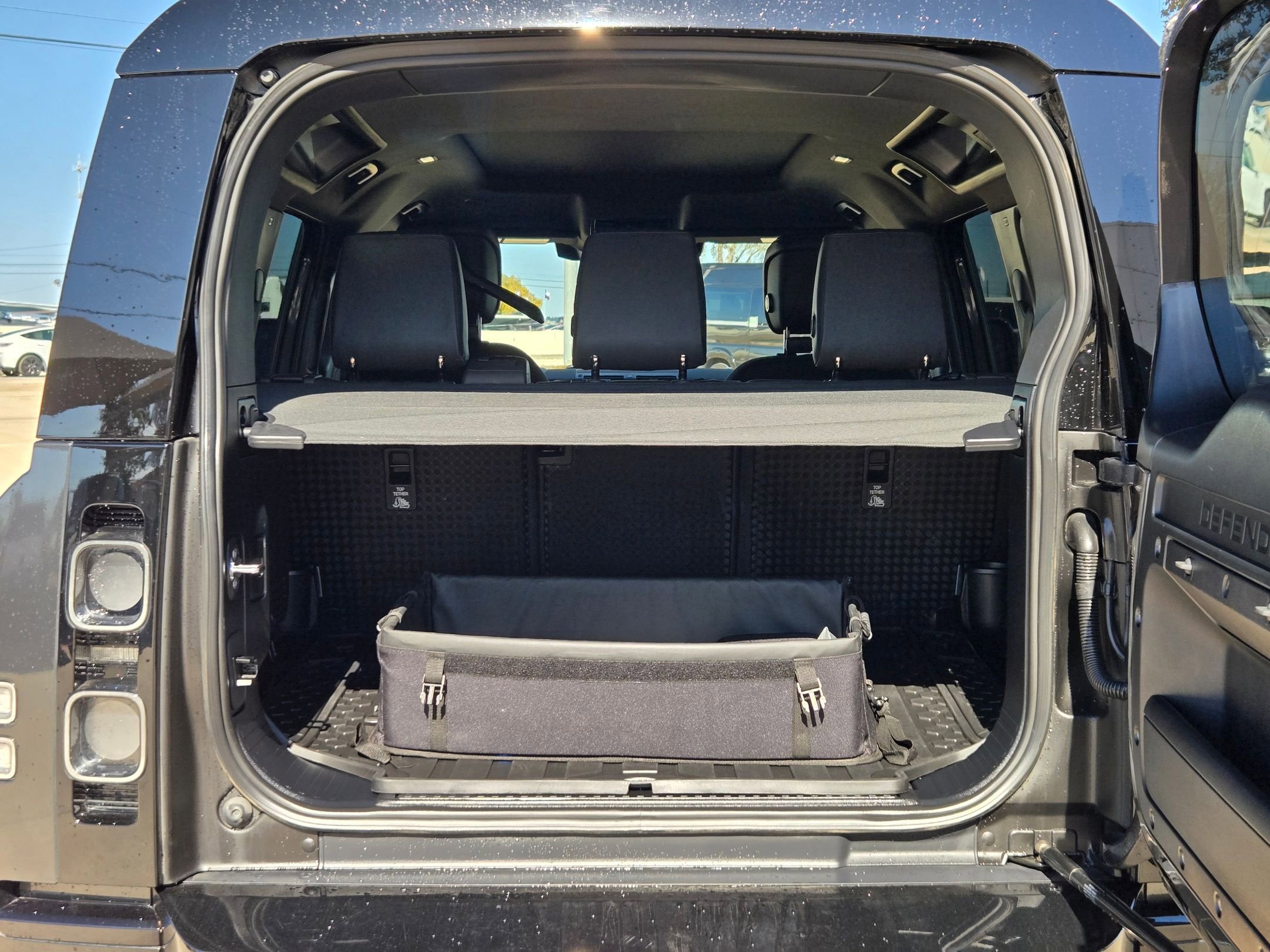 Used 2024 Land Rover Defender 110 X image 26