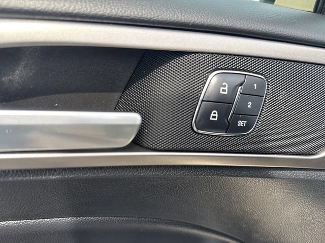 Used 2017 Ford Fusion SE w/ Fusion SE Technology Package FWD image 11