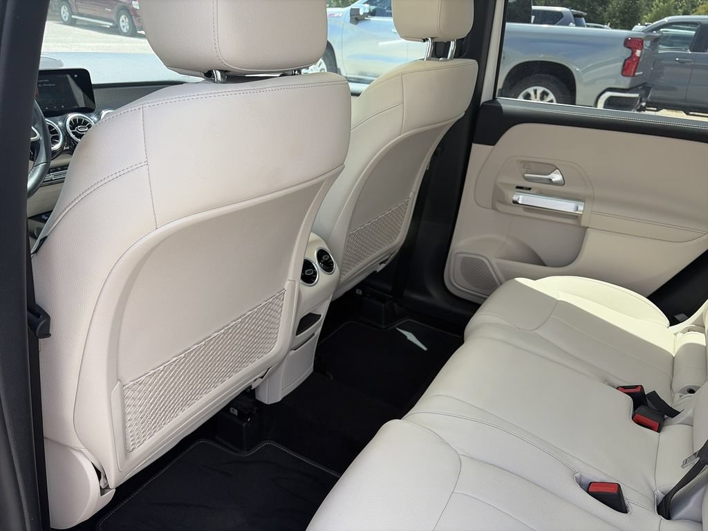 Used 2022 Mercedes-Benz GLB 250 image 24