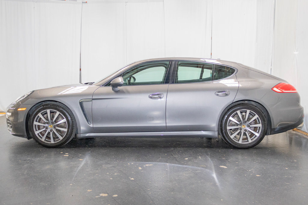 Used 2015 Porsche Panamera 4 AWD/4WD image 5